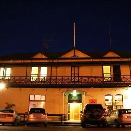 Customhouse Hotel And Backpackers Hostel Nelson Exterior photo